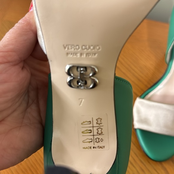 Beautiisoles by Robyn Shreiber - Picture 8 of 8